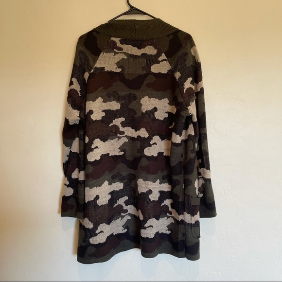 Willow & Clay Camo Army Print Cardigan - Picture 5 of 5